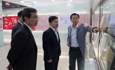 青岛市委副书记王伟到九游会J9调研